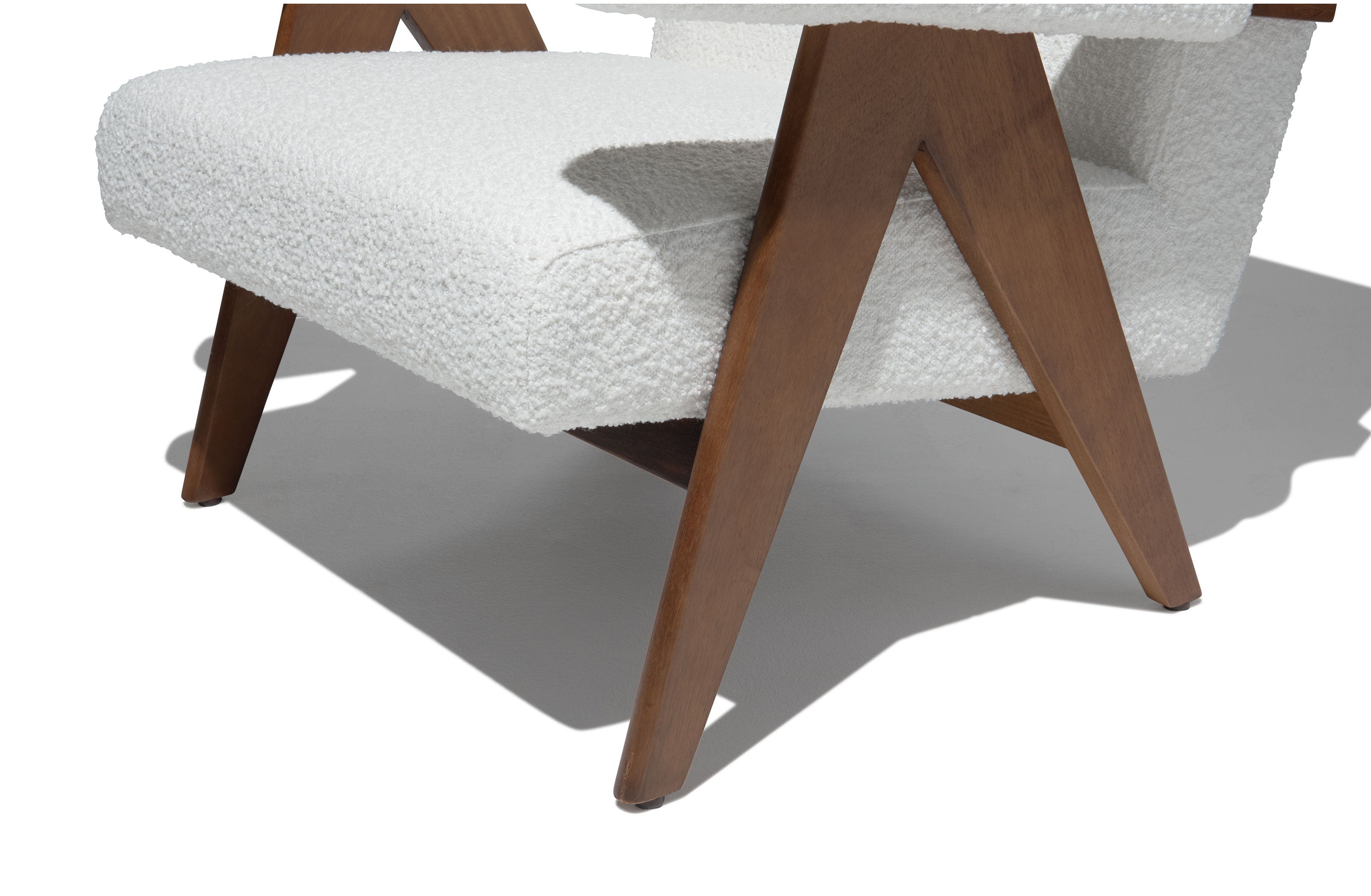 Compass lounge chair hotsell
