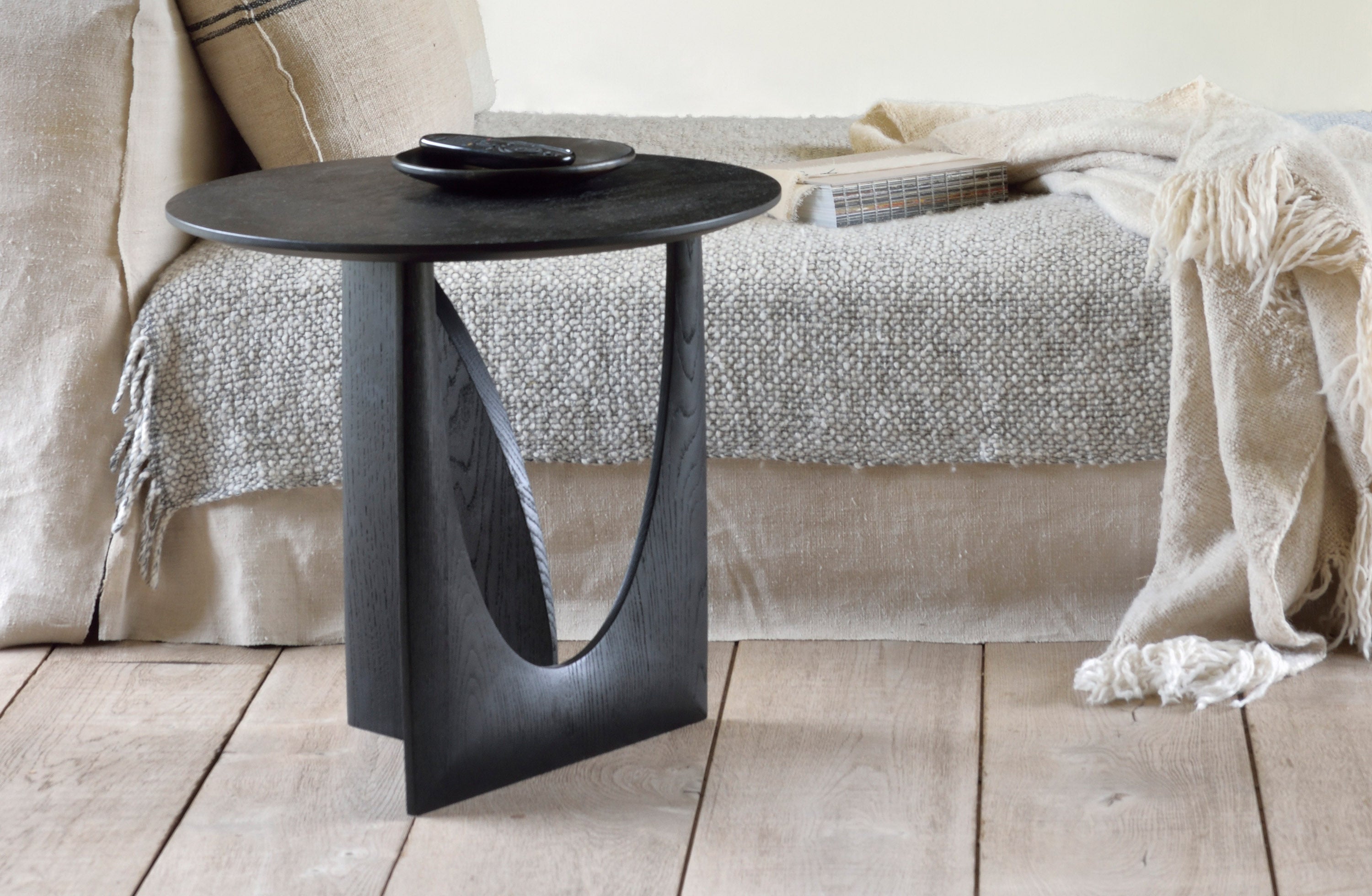 Geometric side shop table