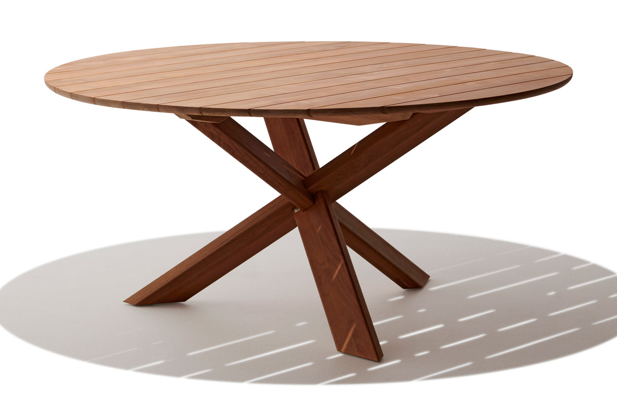 Circle shop garden table